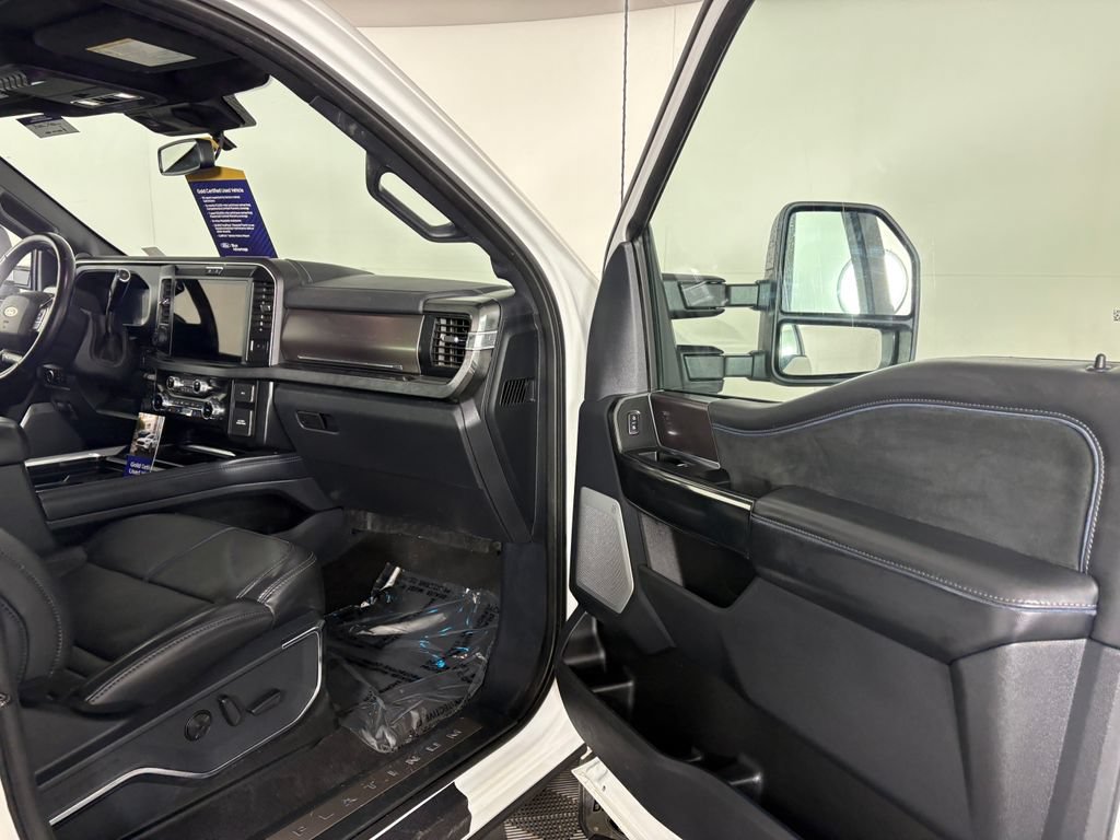 Certified 2026 Ford F450 Platinum w/ FX4 Off-Road Package AWD/4WD image 37