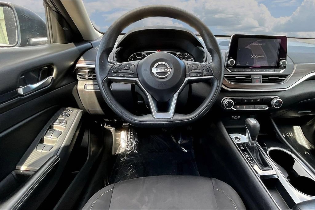 Used 2024 Nissan Altima 2.5 SV FWD image 10