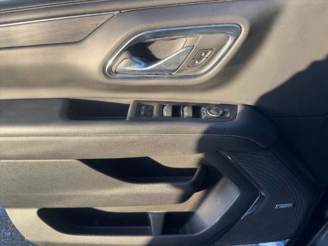 Used 2022 GMC Yukon XL SLT w/ SLT Premium Package image 19