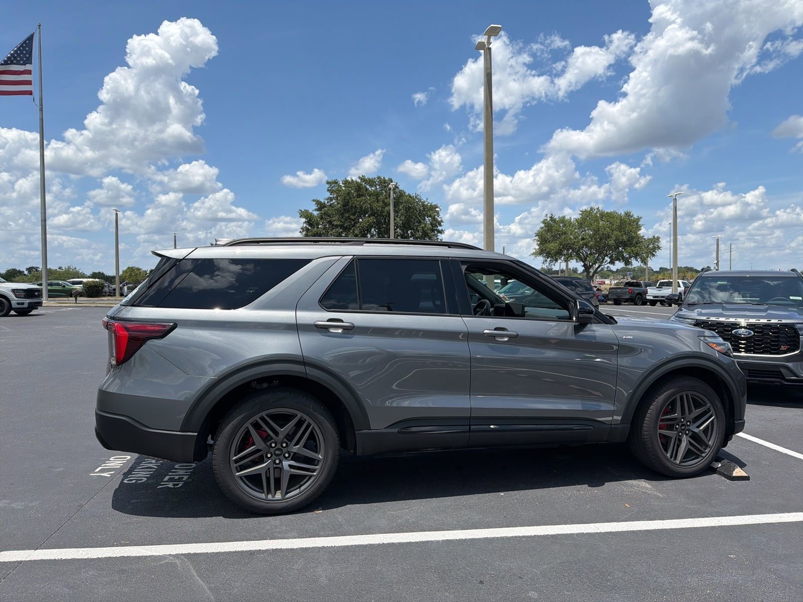 Certified 2025 Ford Explorer ST-Line w/ ST-Line Street Pack AWD/4WD image 4