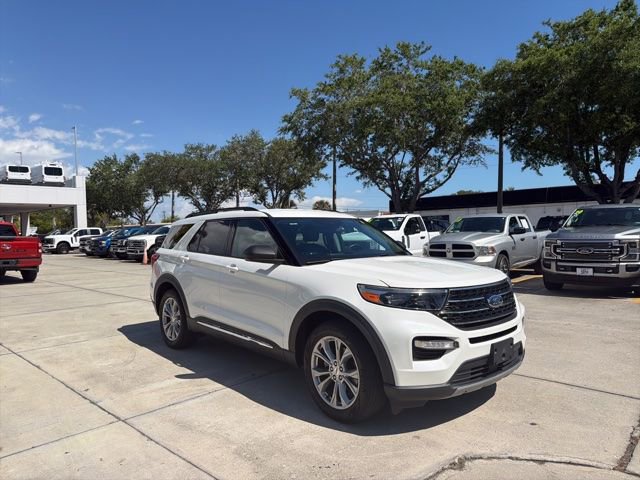 Certified 2021 Ford Explorer XLT w/ Equipment Group 202A RWD image 3