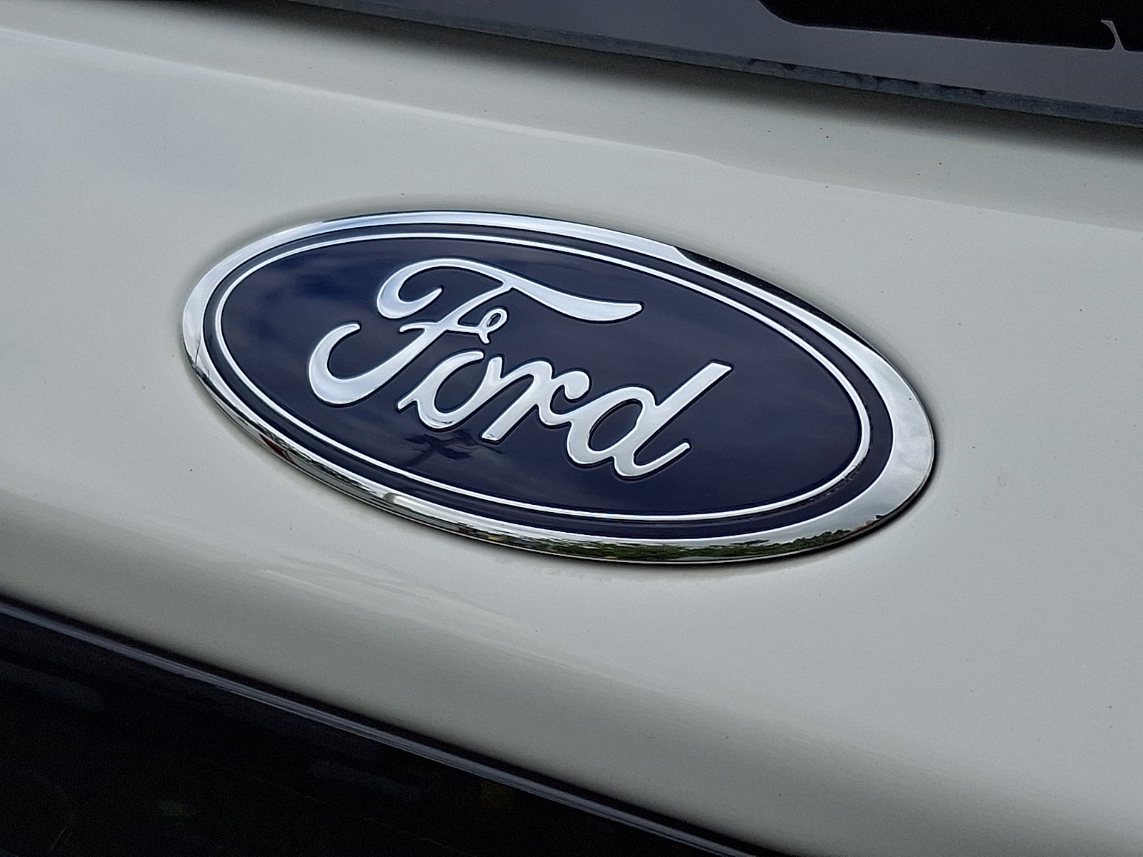 Certified 2024 Ford Explorer ST w/ Equipment Group 401A AWD/4WD image 31