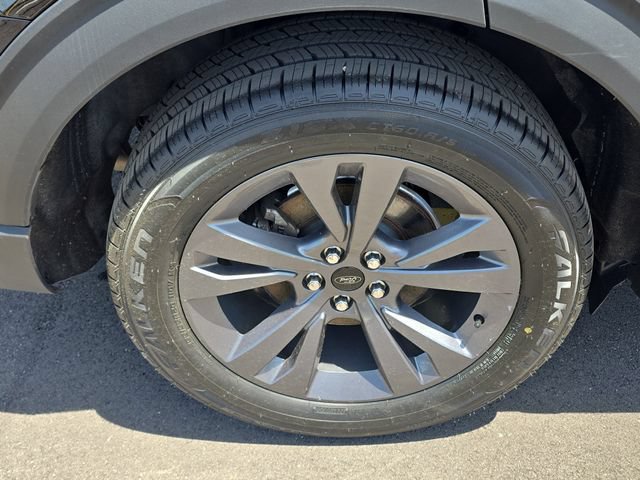 Certified 2024 Ford Explorer XLT w/ Equipment Group 202A AWD/4WD image 5