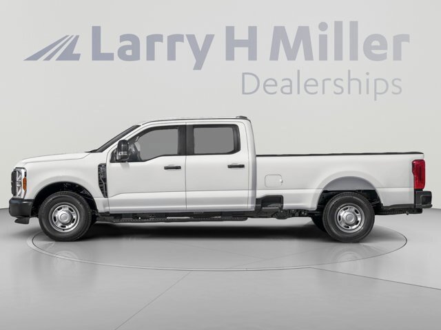 Certified 2023 Ford F250 XL w/ STX Appearance Package AWD/4WD image 3
