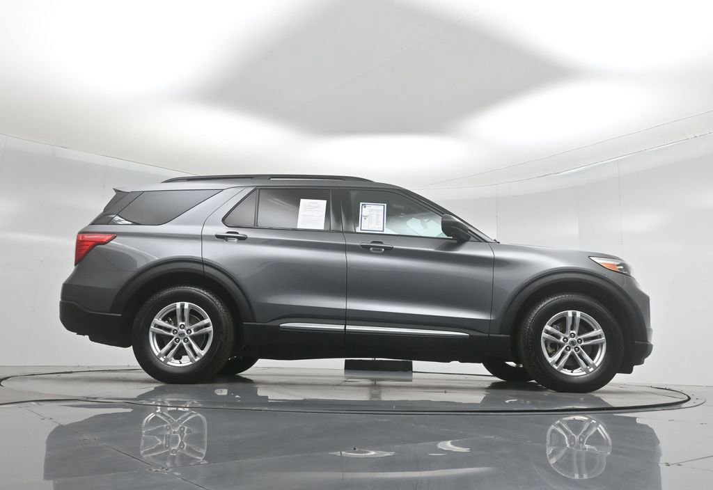Certified 2022 Ford Explorer XLT image 52