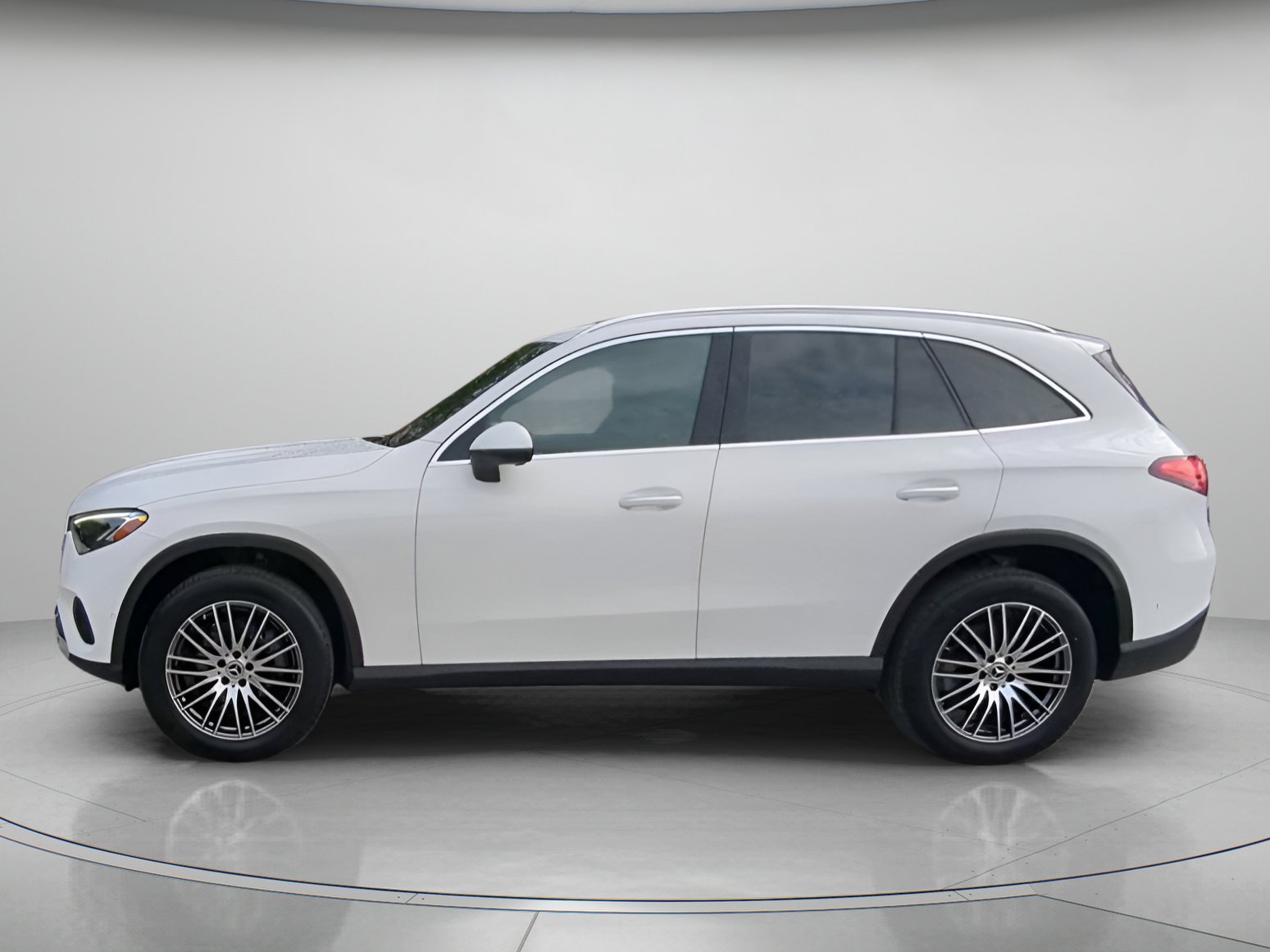 Used 2025 Mercedes-Benz GLC 300 image 16