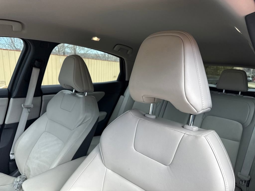 Used 2023 Nissan Ariya FWD image 12