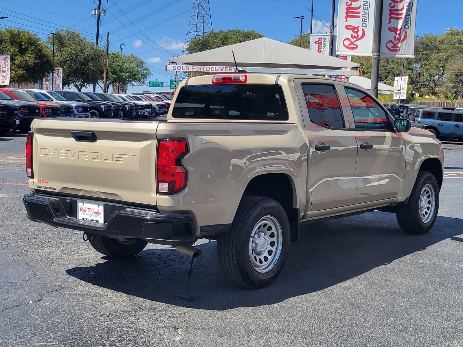 Used 2024 Chevrolet Colorado W/T image 3