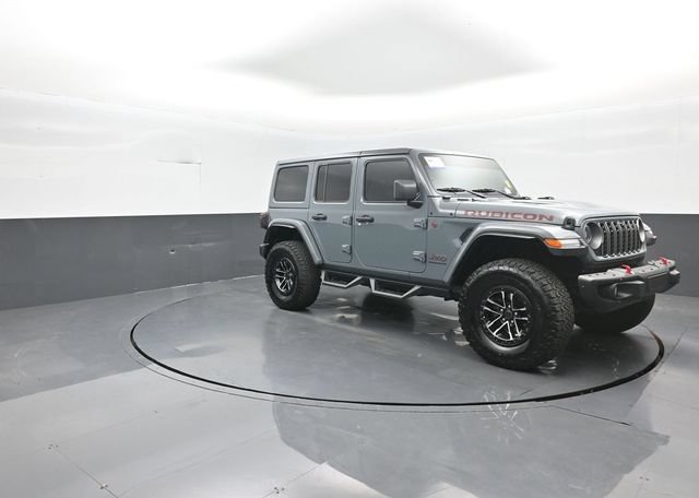Used 2025 Jeep Wrangler Unlimited Rubicon AWD/4WD image 2