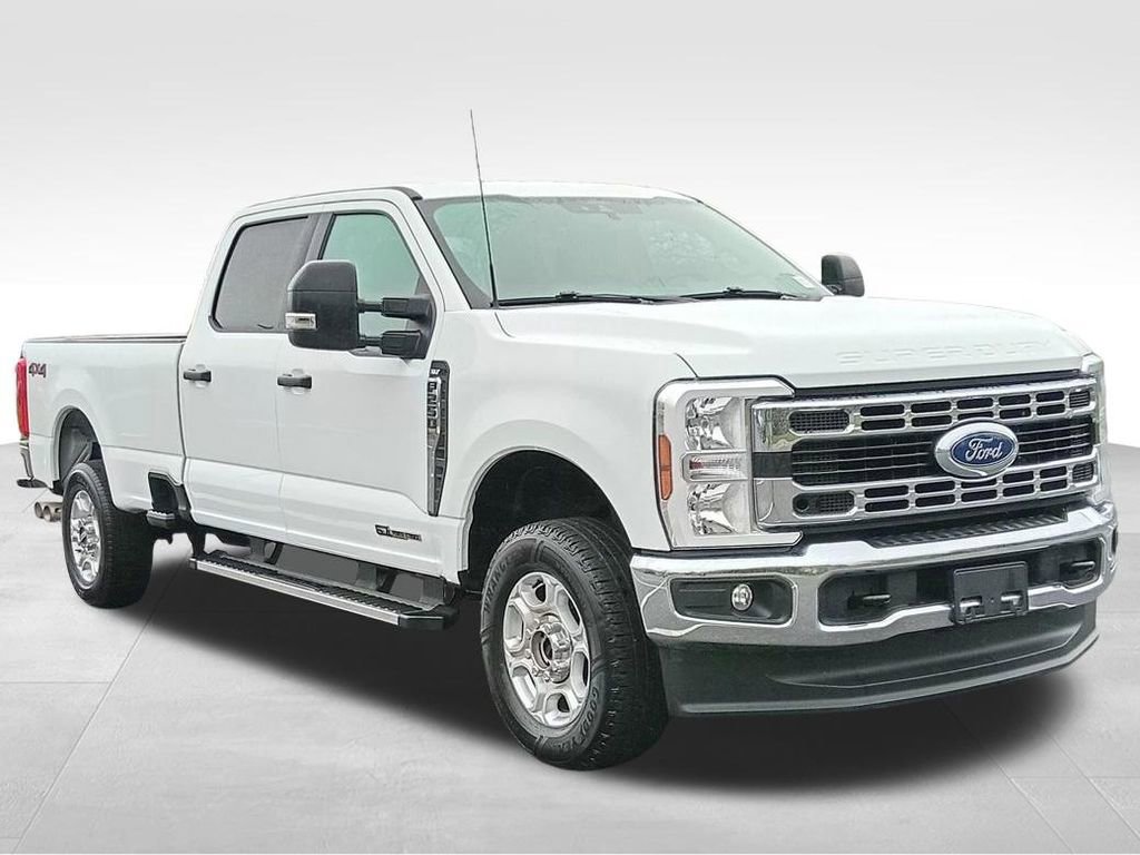 Certified 2025 Ford F250 XLT image 2
