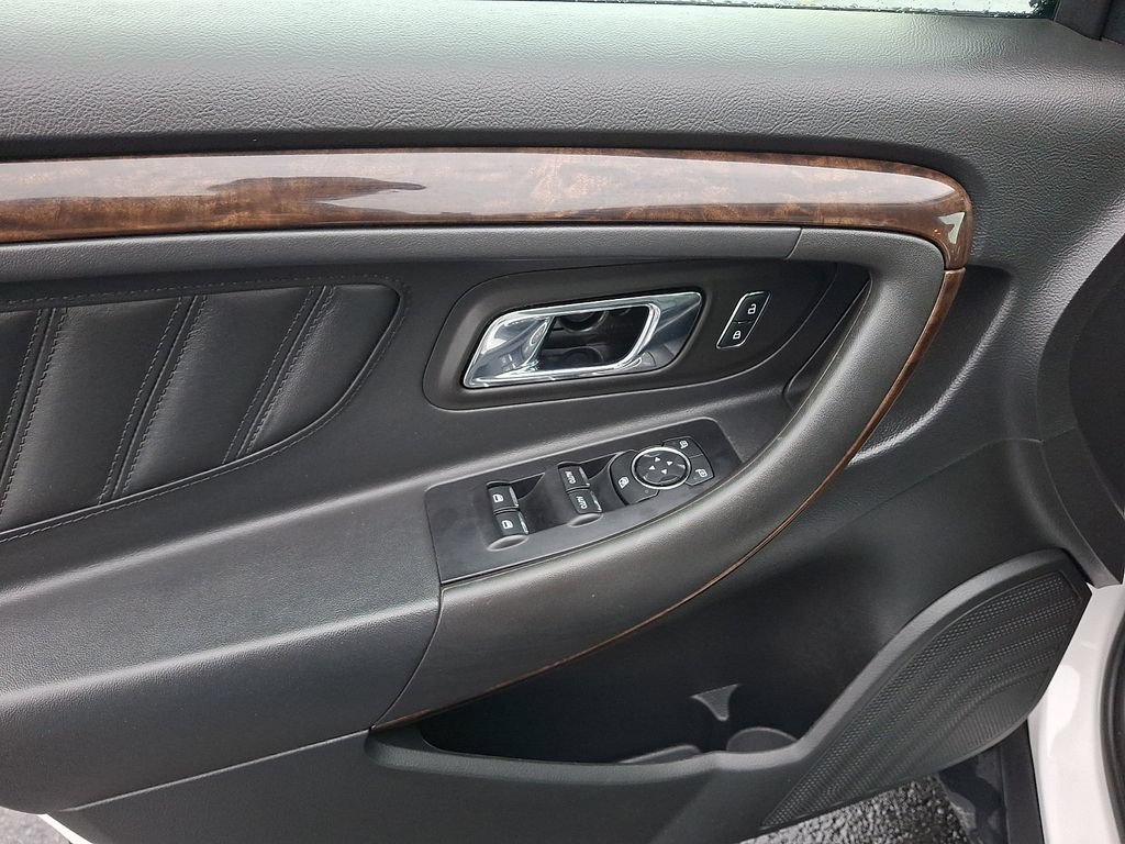 Certified 2018 Ford Taurus Limited AWD/4WD image 12