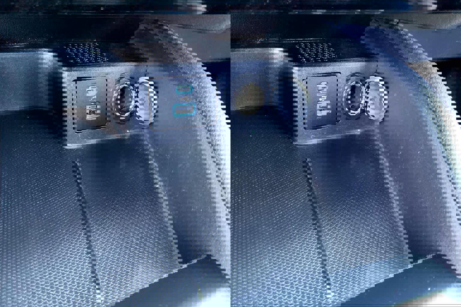 Certified 2022 Ford Escape SE w/ SE Sport Appearance Package FWD image 31