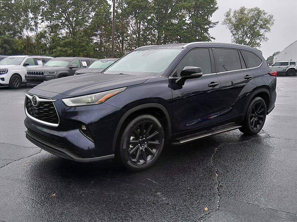 Used 2023 Toyota Highlander XLE FWD image 8