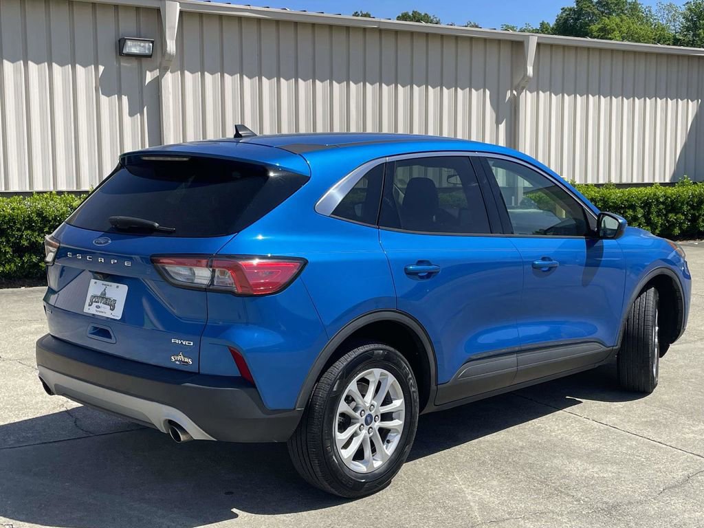Certified 2020 Ford Escape SE image 3