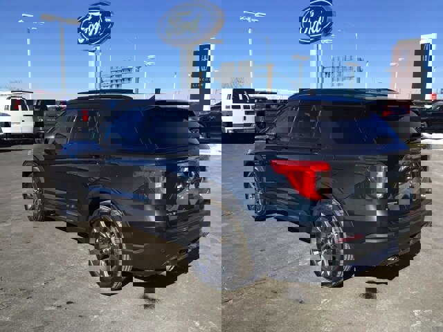 Certified 2023 Ford Explorer XLT w/ Equipment Group 202A image 3