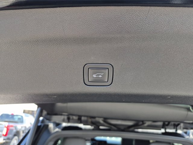 Used 2025 GMC Yukon AT4 w/ Premium Trailering Package AWD/4WD image 10