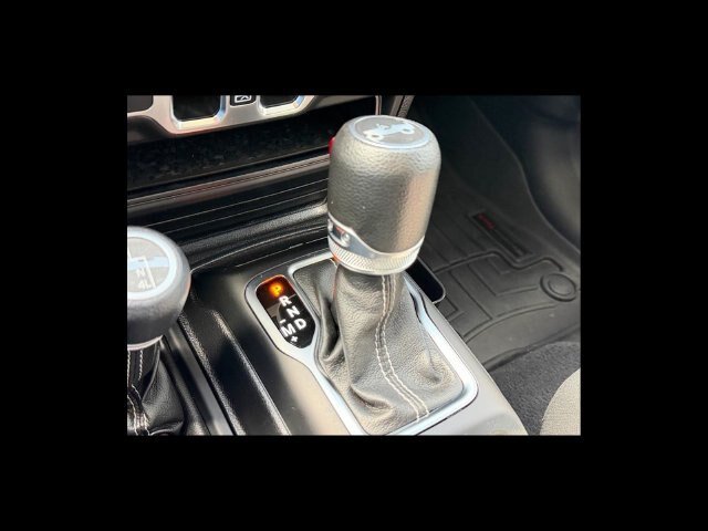 Used 2019 Jeep Wrangler Unlimited Sahara w/ Safety Group AWD/4WD image 27