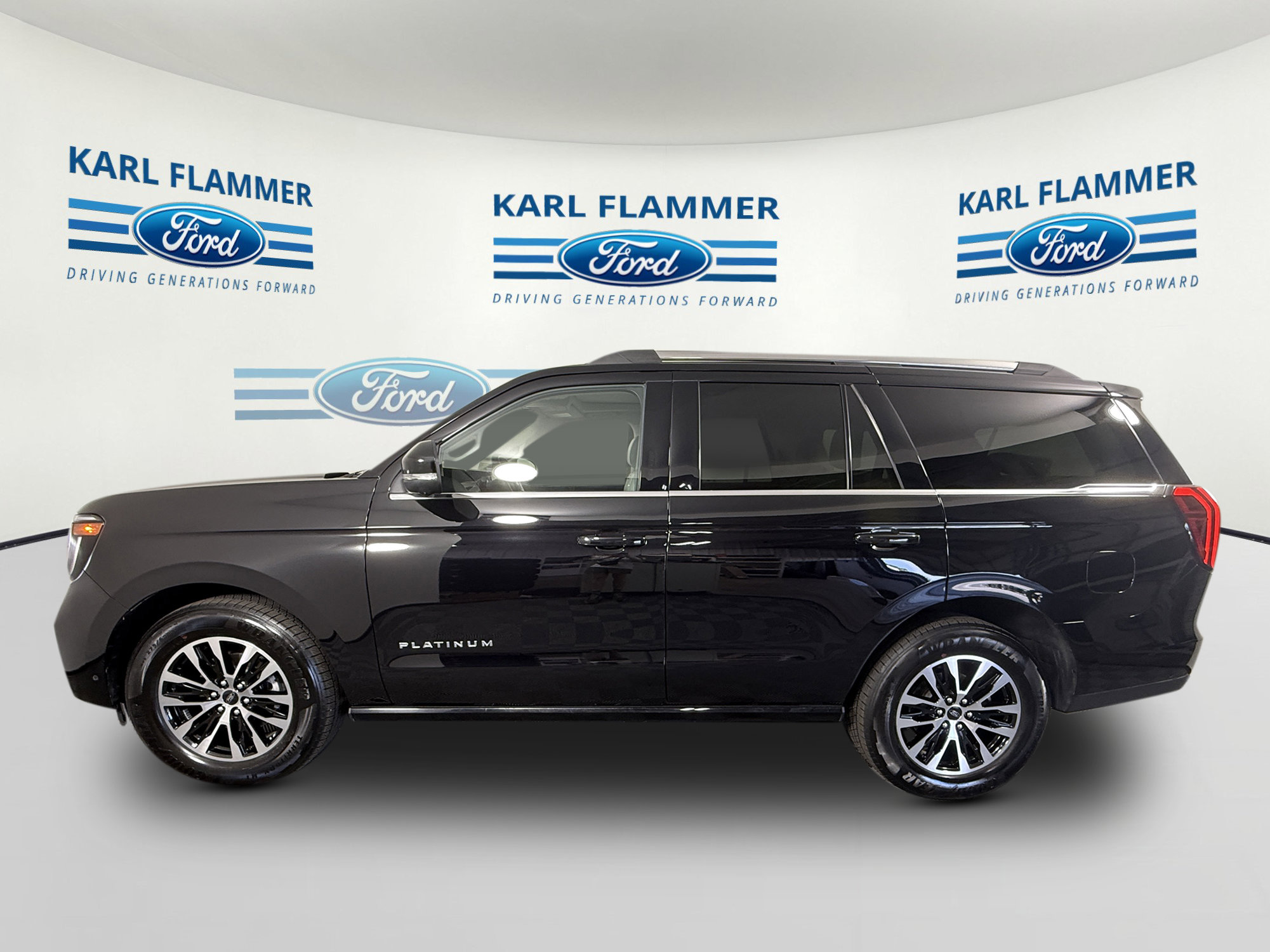 Certified 2025 Ford Expedition Platinum AWD/4WD image 5