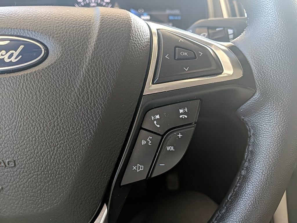 Certified 2024 Ford Edge SEL w/ Convenience Package AWD/4WD image 17