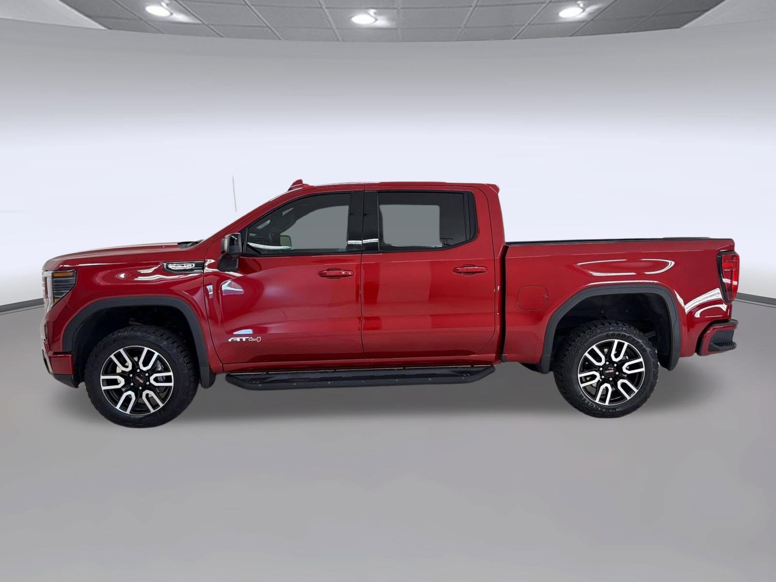 Used 2024 GMC Sierra 1500 AT4 w/ Technology Package AWD/4WD image 2