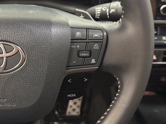 Used 2025 Toyota Camry SE FWD image 18