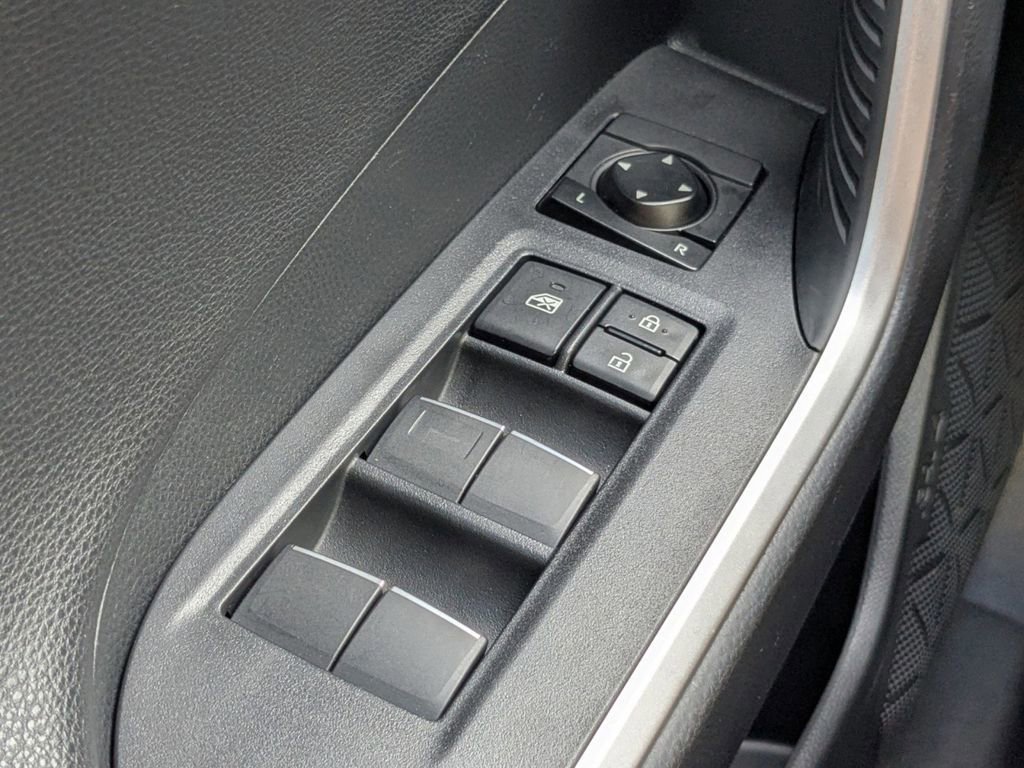 Used 2019 Toyota RAV4 Limited image 27