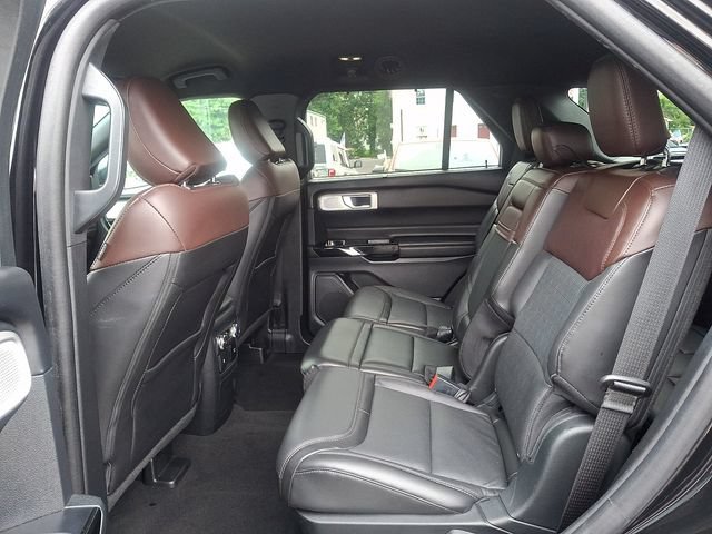 Certified 2022 Ford Explorer Platinum w/ Equipment Group 601A AWD/4WD image 15