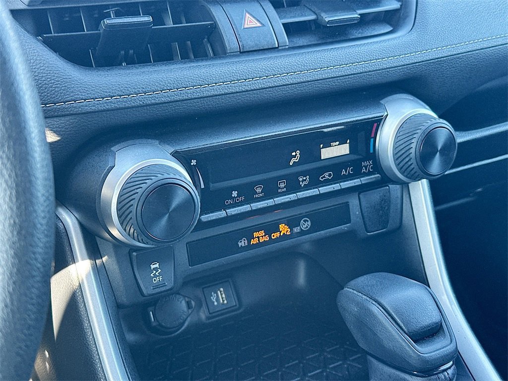 Used 2023 Toyota RAV4 LE image 15