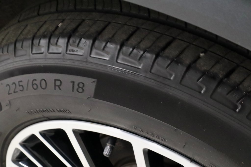 Certified 2024 Ford Escape SE w/ PHEV Premium Package image 21