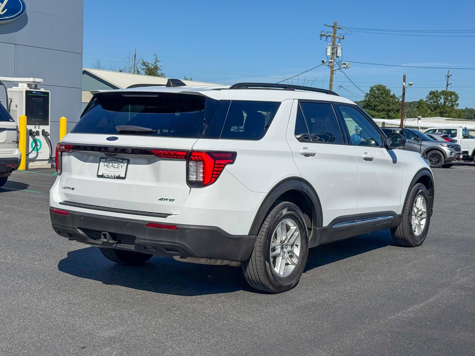Certified 2025 Ford Explorer Active AWD/4WD image 7