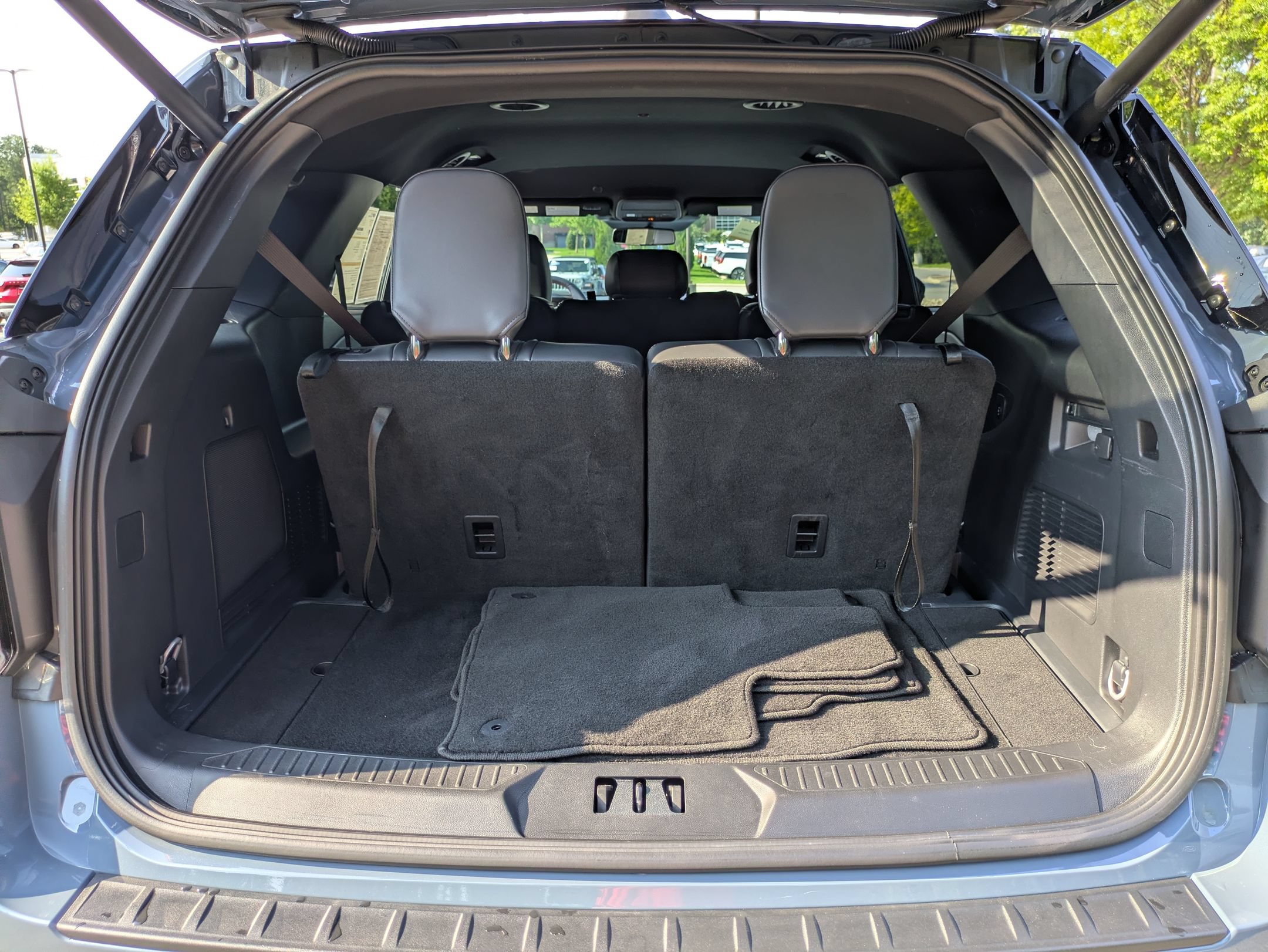Certified 2025 Ford Explorer ST-Line w/ Premium Package AWD/4WD image 35