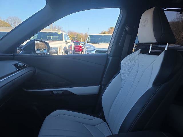 Used 2024 Lexus TX 500h AWD w/ Technology Package image 40