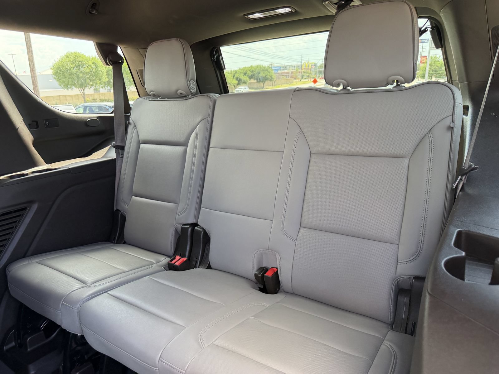 Used 2023 GMC Yukon SLT w/ SLT Premium Package AWD/4WD image 29