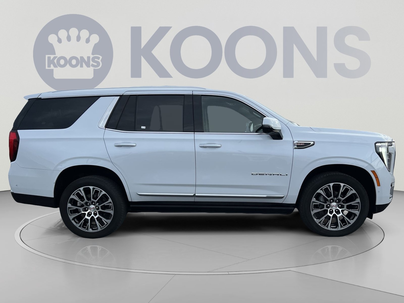 Used 2026 GMC Yukon Denali w/ Sun & Power Step Package AWD/4WD image 8