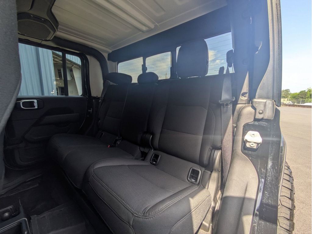 Used 2023 Jeep Gladiator Overland AWD/4WD image 28