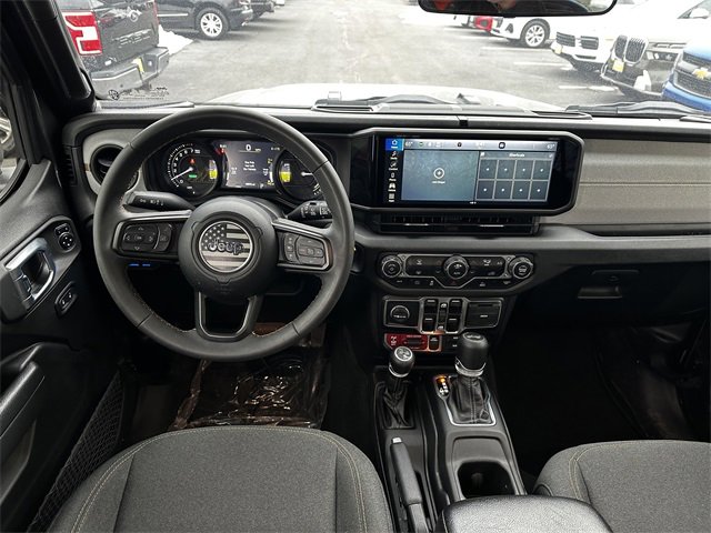 Used 2024 Jeep Wrangler Unlimited image 13