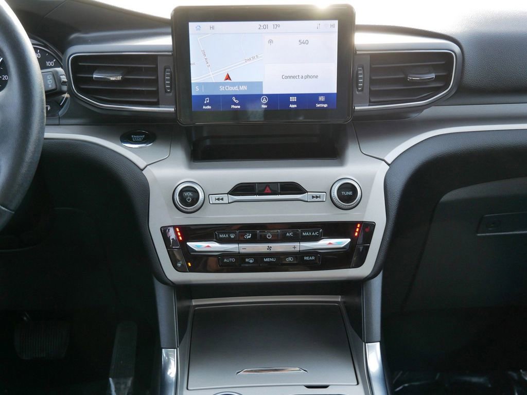 Certified 2022 Ford Explorer XLT w/ Equipment Group 202A image 17