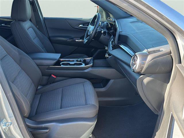 Used 2026 Chevrolet Equinox LT AWD/4WD image 13
