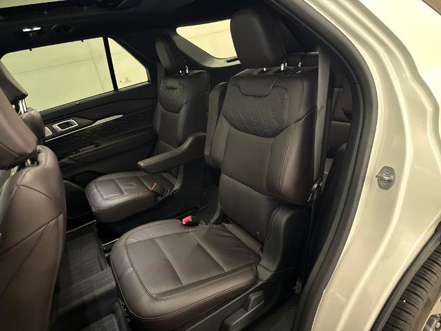 Certified 2025 Ford Explorer Platinum w/ Ultimate Package image 33