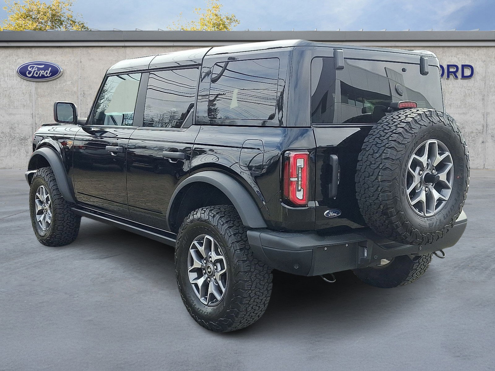 Certified 2025 Ford Bronco Badlands image 5