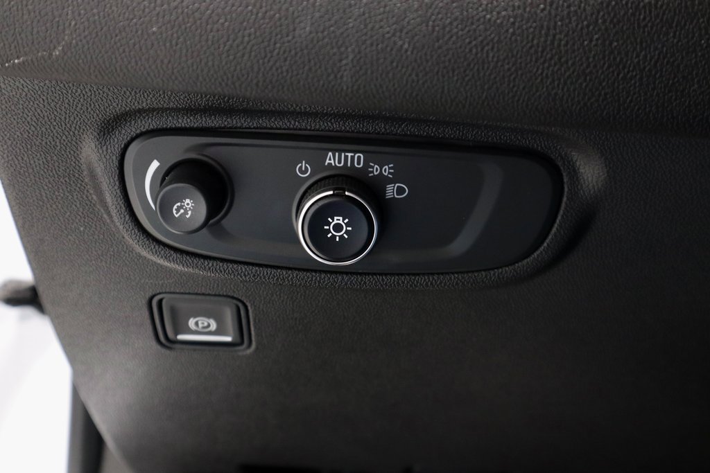 Used 2023 GMC Terrain SLE w/ LPO, Floor Liner Package image 26