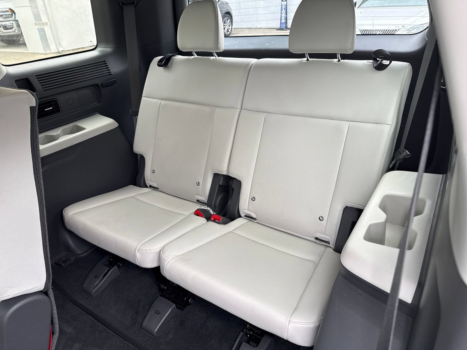 Used 2025 Hyundai Santa Fe SEL FWD image 16
