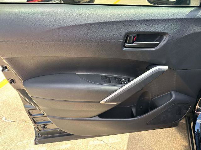 Used 2025 Toyota Corolla Cross LE FWD image 18