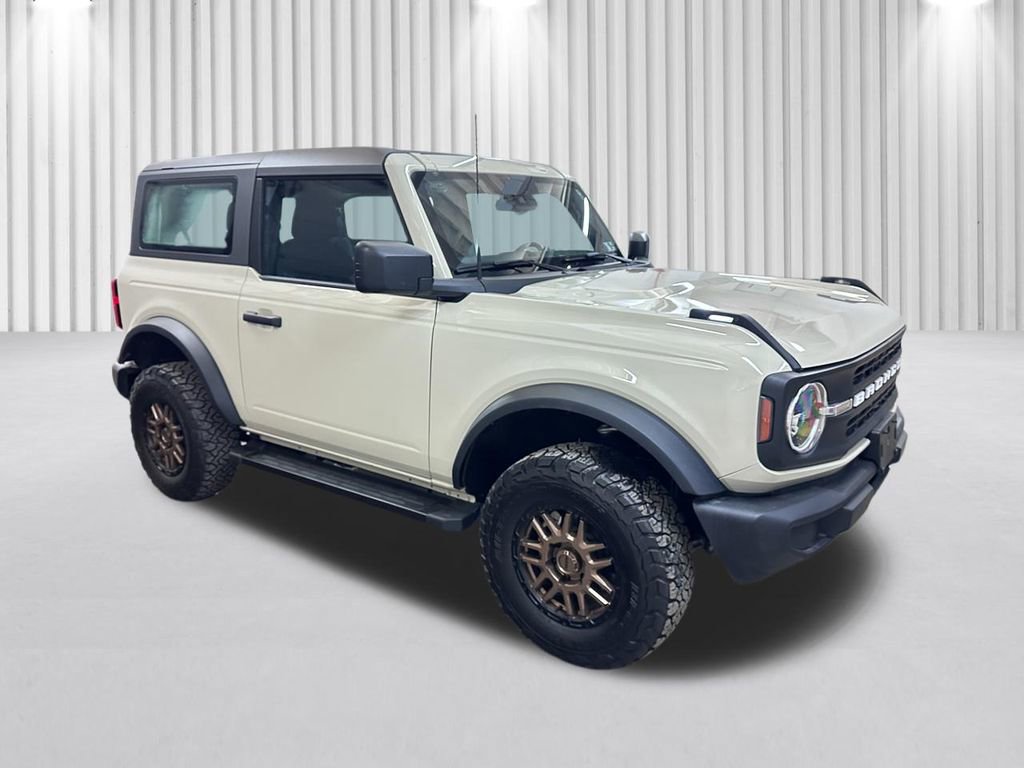 Certified 2025 Ford Bronco 2-Door AWD/4WD image 2