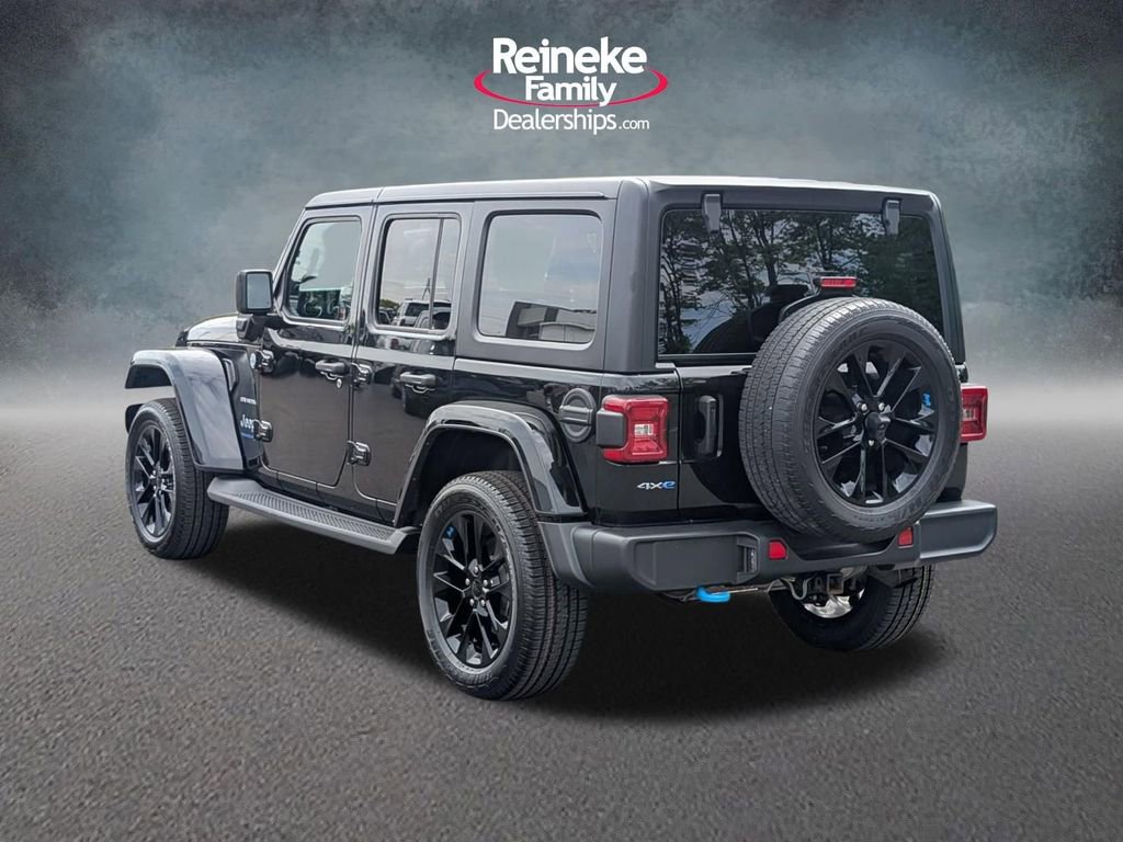 Used 2023 Jeep Wrangler Unlimited Sahara w/ Cold Weather Group AWD/4WD image 8