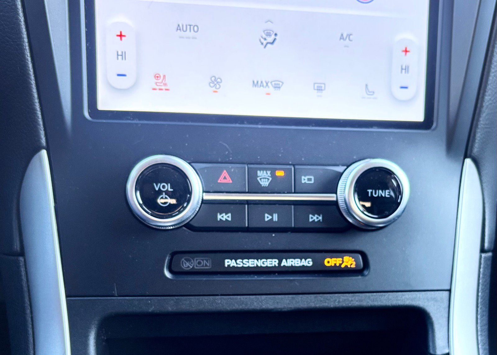 Certified 2024 Ford Edge SEL w/ Convenience Package image 45