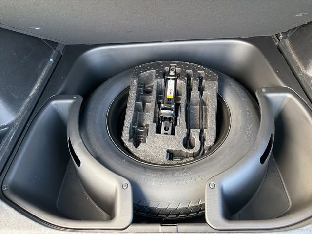 Used 2021 Jeep Grand Cherokee Laredo X image 11