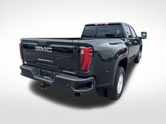 Used 2024 GMC Sierra 3500 Denali Ultimate AWD/4WD image 9