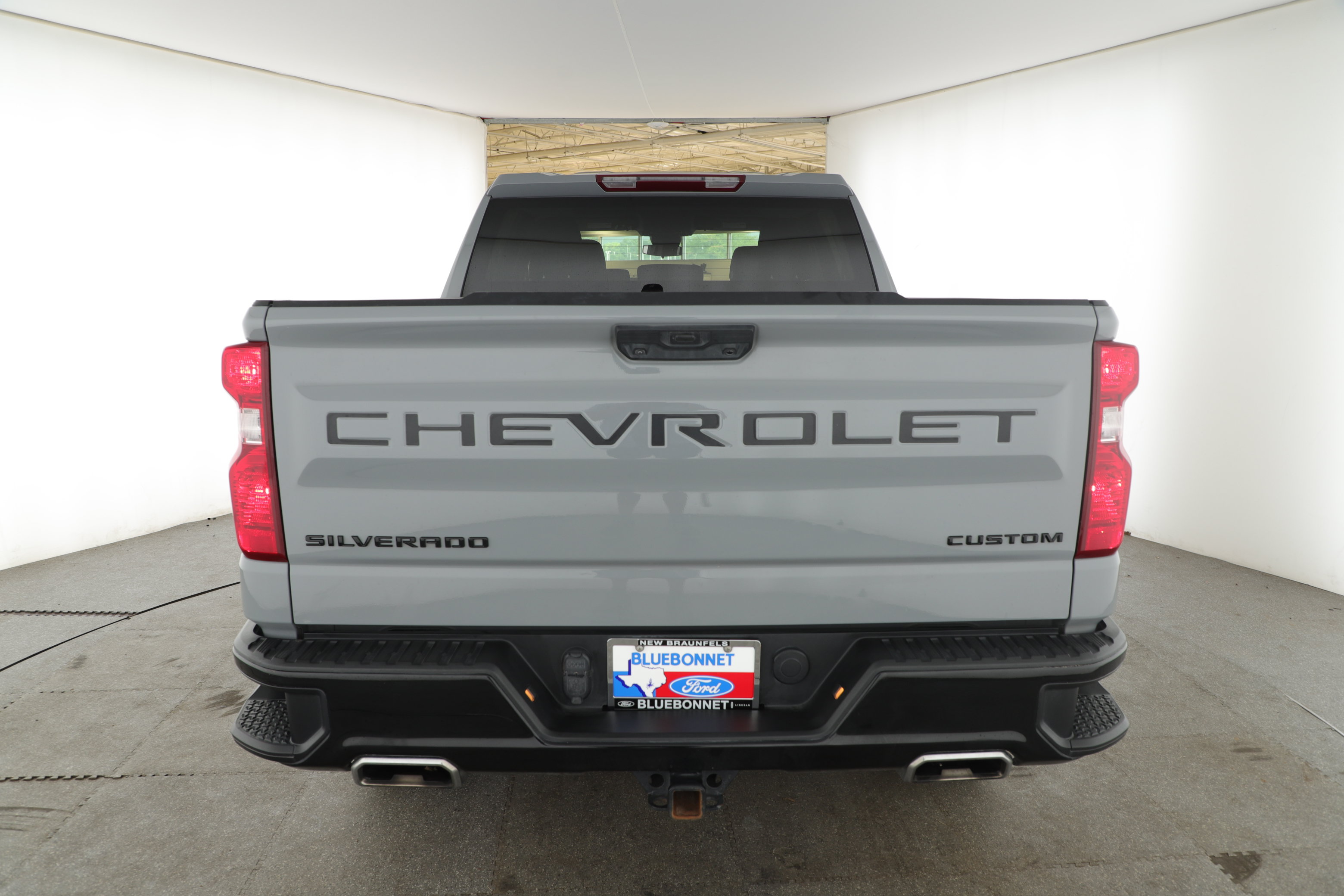 Used 2024 Chevrolet Silverado 1500 Custom Trail Boss w/ LPO, Dark Essentials Package AWD/4WD image 4