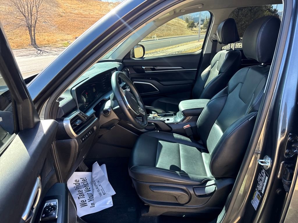 Used 2024 Kia Telluride LX image 11